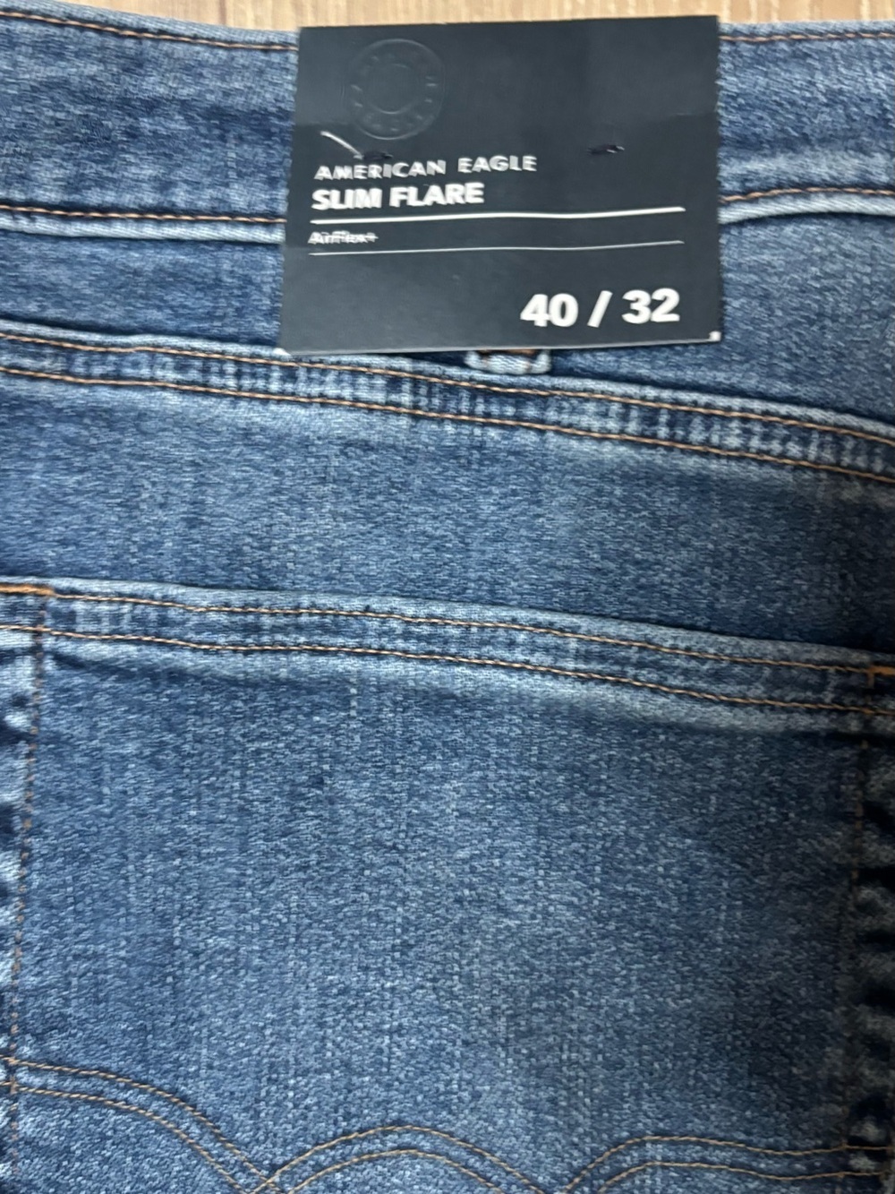 Men's Relaxed Fit Blue Jeans - Picture 7 of 9